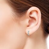 14K ホワイトゴールド 0.29カラット ダイヤモンド / ブルートパーズ Jフープピアス 14K ホワイトゴールド 0.29カラット ダイヤモンド / ブルートパーズ Jフープピアス