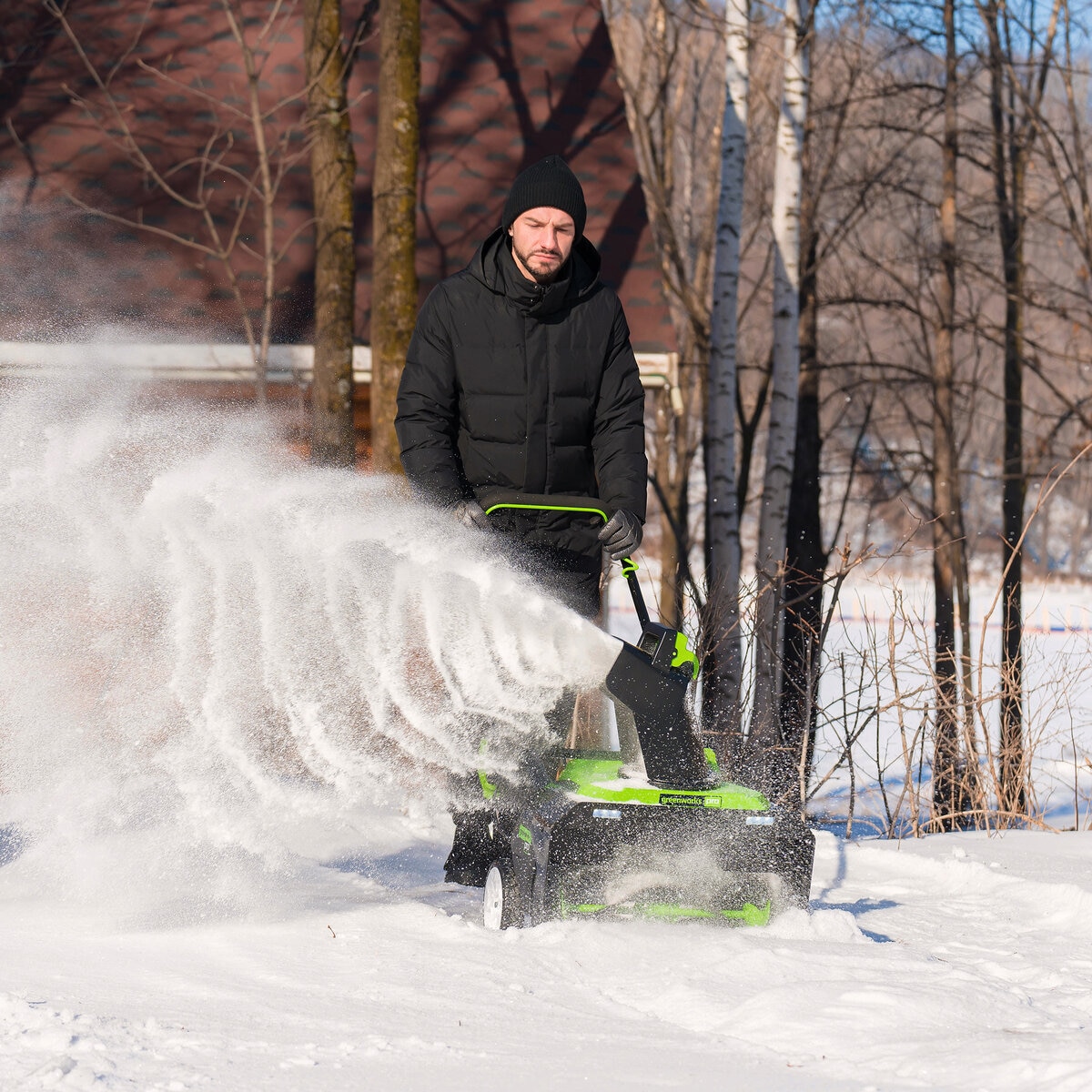 グリーンワークス 充電式除雪機 除雪幅22インチ幅（約56cm） 80V 4Ah バッテリー , 充電器 各2個付